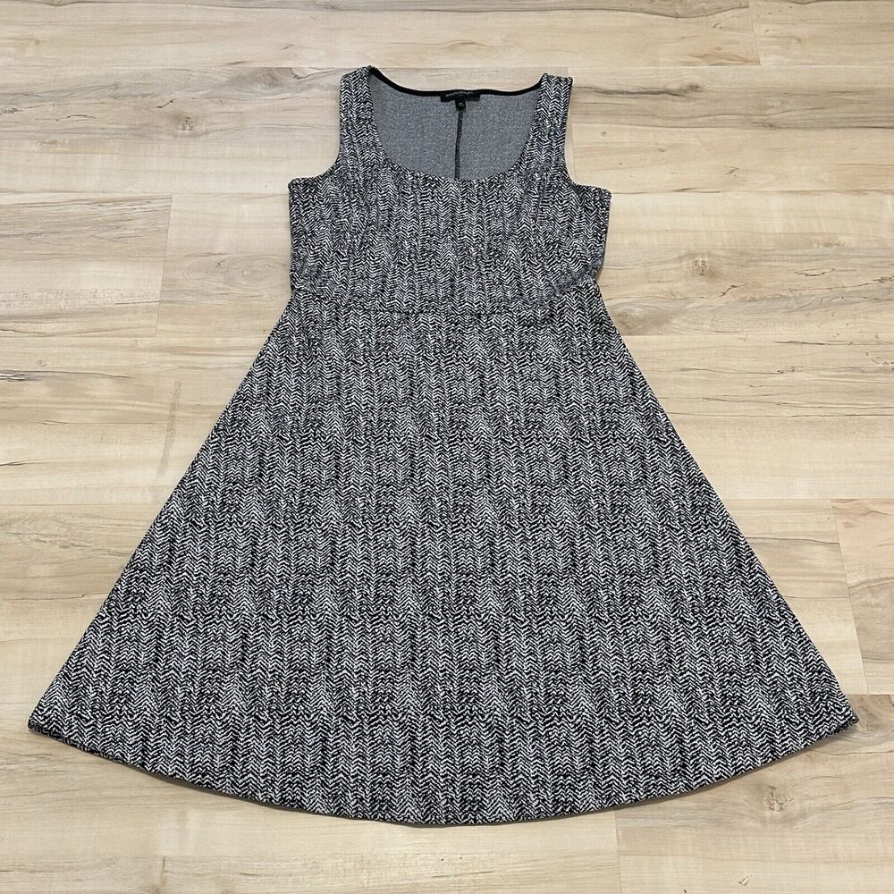 Banana Republic Women M Dress Patterned Sleeveless Knit Black White